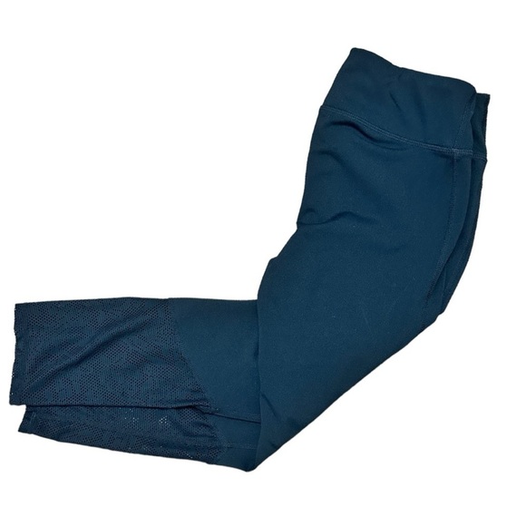 GAIAM Pants - 🌸Gaiam- Black Capri Legging with Lacy Trim- Size Small